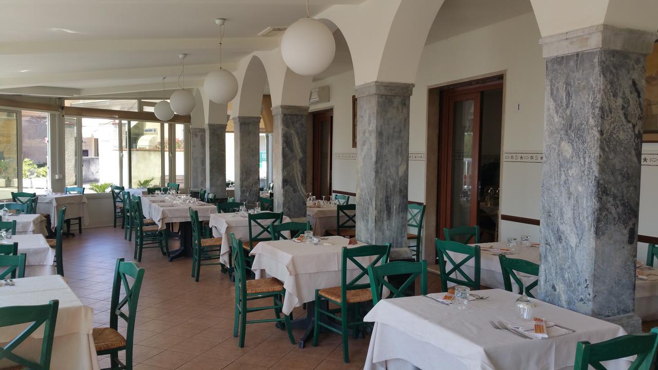 ليريسي Albergo Nettuno المظهر الخارجي الصورة