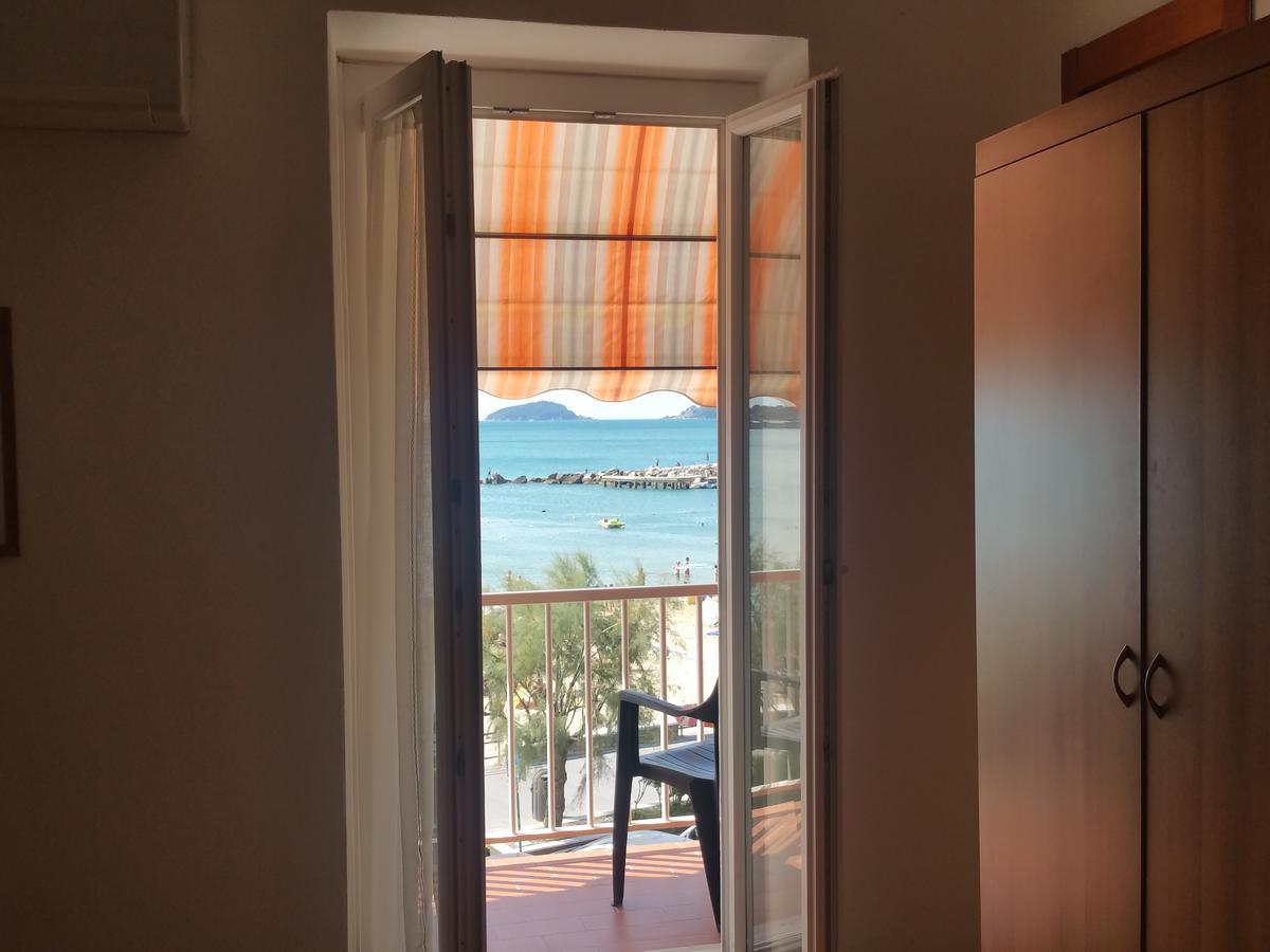 ليريسي Albergo Nettuno المظهر الخارجي الصورة